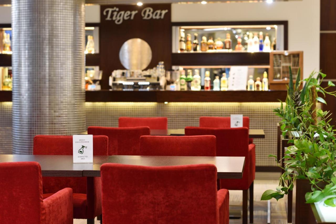 City Hotel