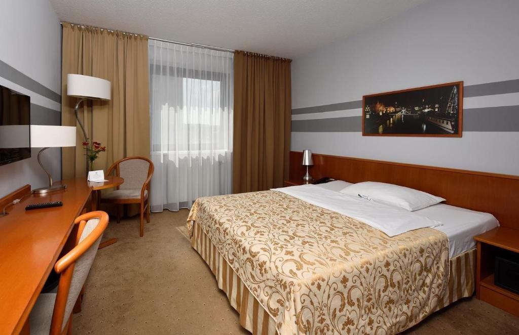 Hotel City Hotel