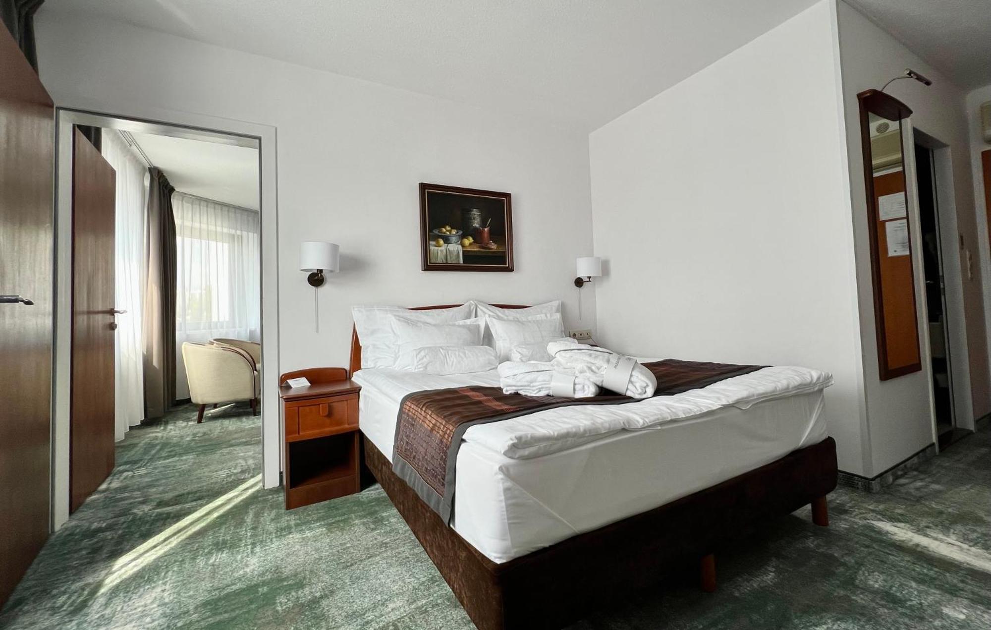 City Hotel Hotel